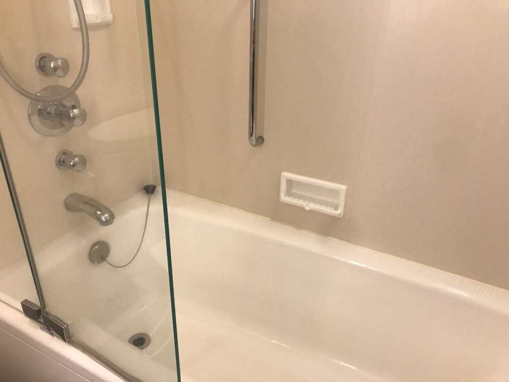 ヒルトンホテル東京　浴槽　浴室