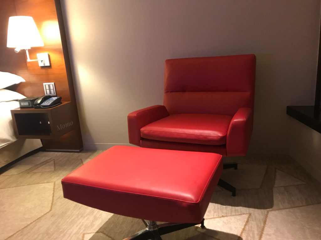 ヒルトンホテル東京　椅子