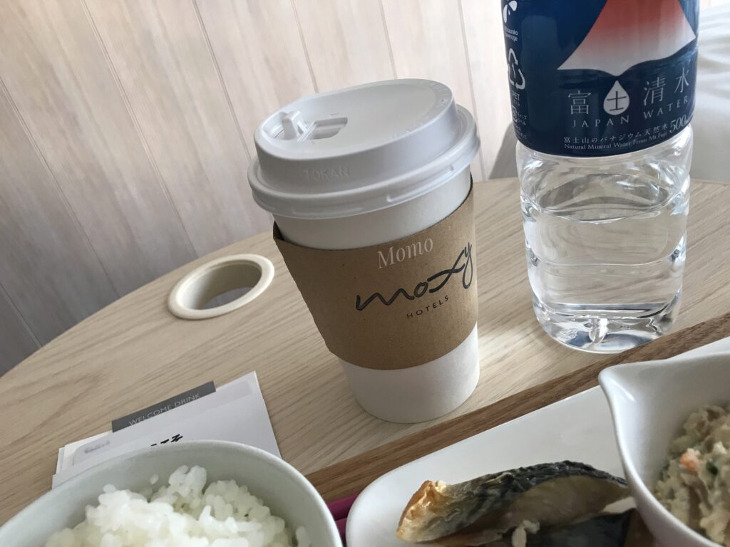 モクシー錦糸町　朝食　ドリンク