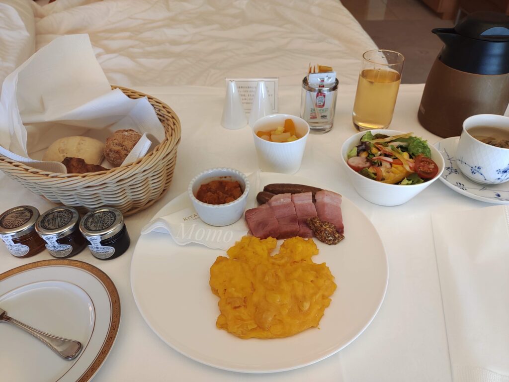 ザ・キタノホテル東京　朝食　ブログ　インルーム
