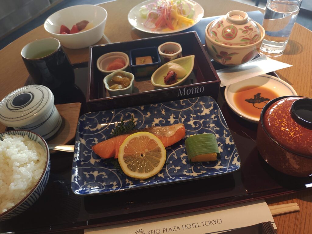 京王プラザホテル　朝食　ブログ
